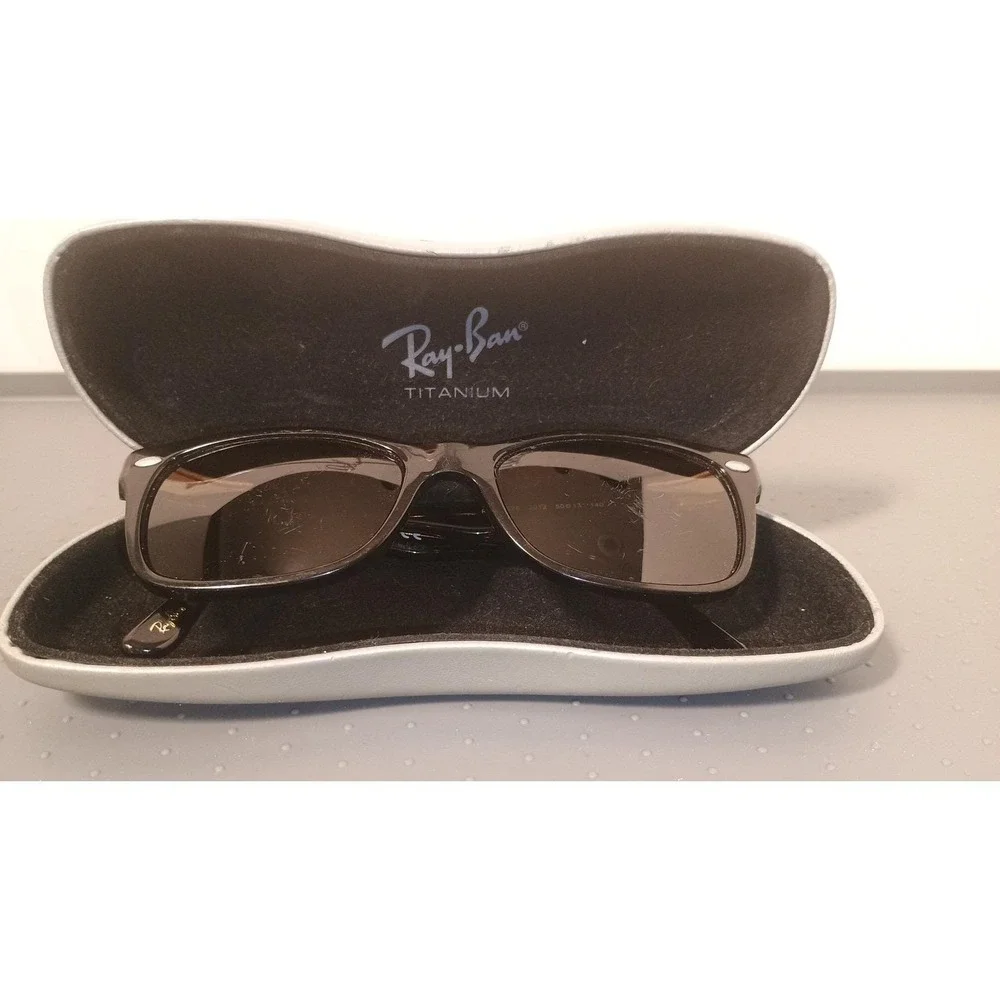 Ray-Ban Black Frame Brown Lens Wayfarer Sunglasses